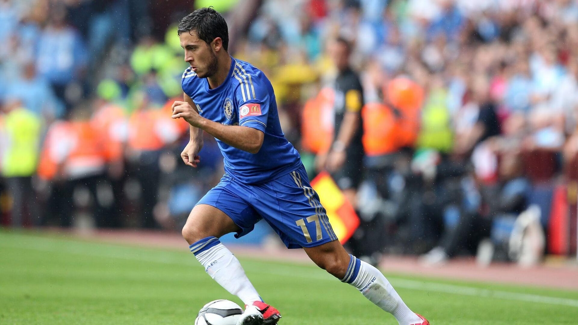 巴黎圣日耳曼在法甲持续领跑，豪华阵容威震欧洲