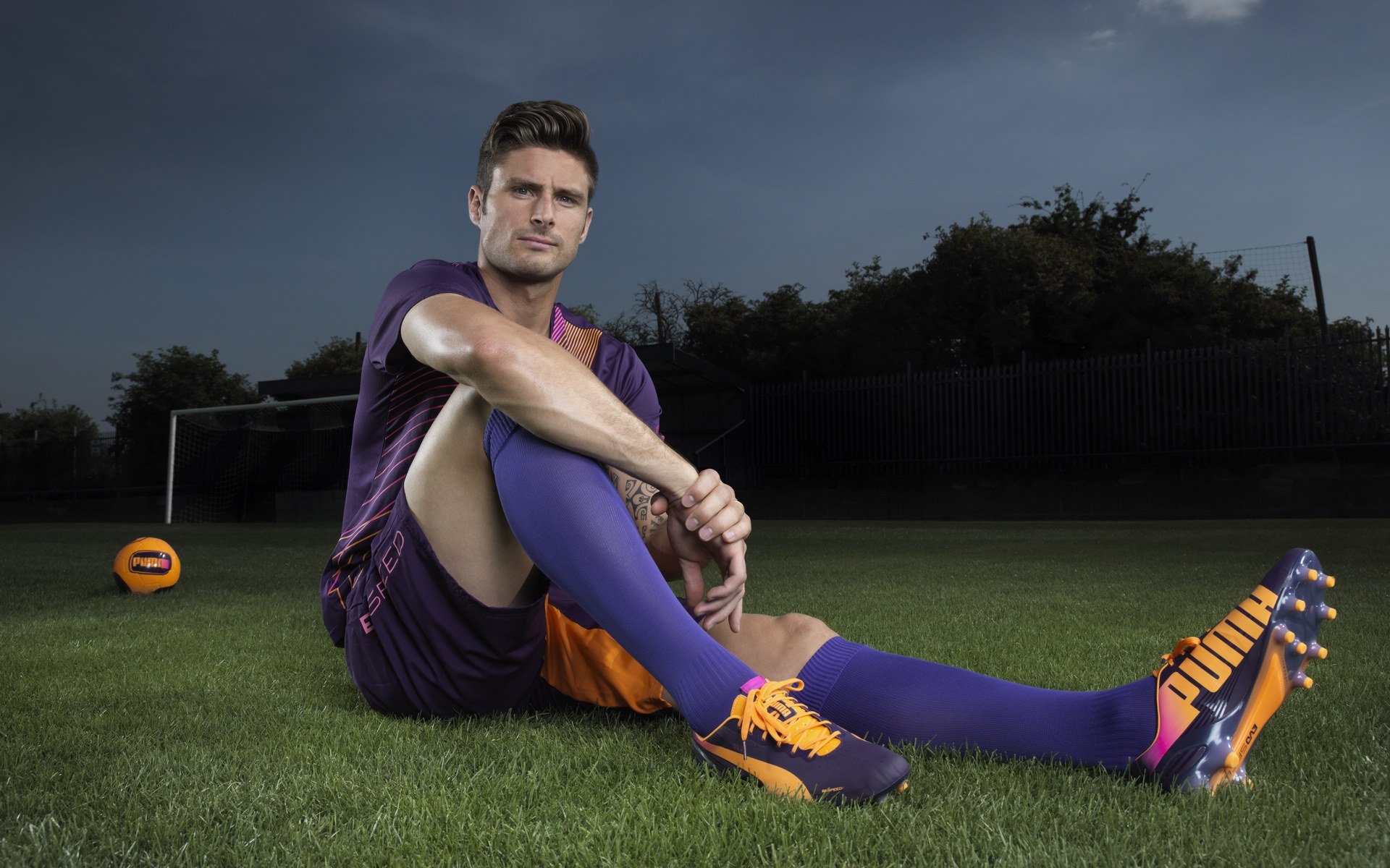 足球裁判引入AI辅助系统，减少争议判罚，足球裁判基础知识