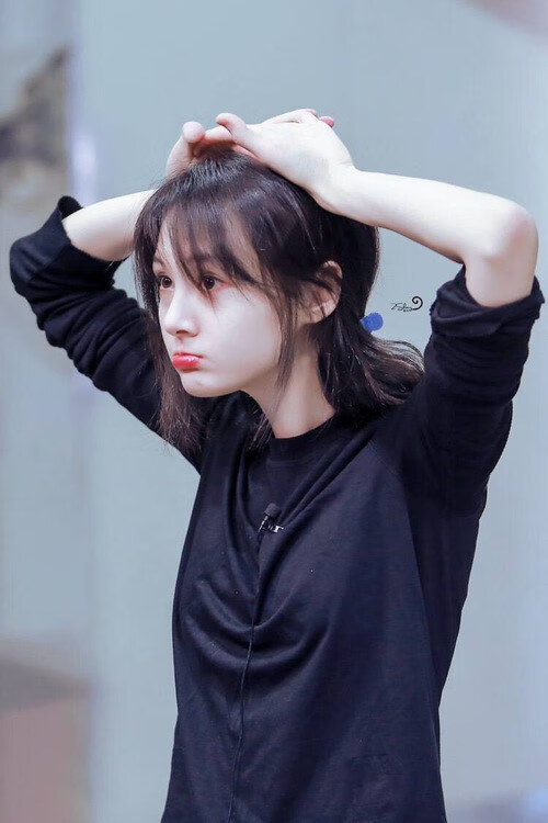 跳水环节希腊动作干净利落，希腊跳水夺冠